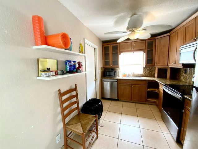 7922 SW 5th Street, North Lauderdale, FL 33068