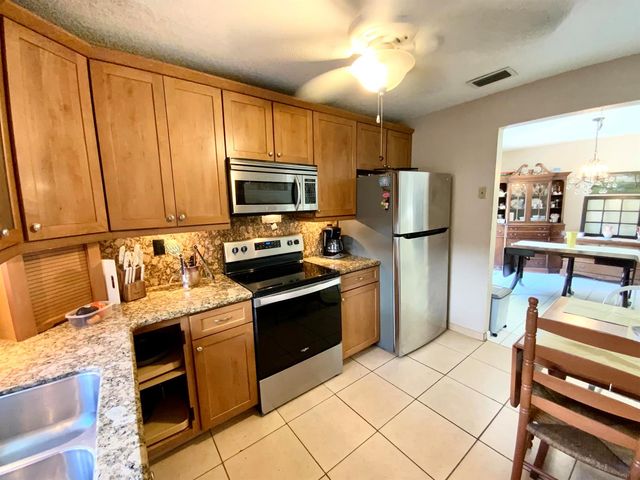 7922 SW 5th Street, North Lauderdale, FL 33068