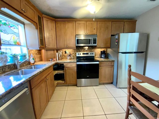 7922 SW 5th Street, North Lauderdale, FL 33068
