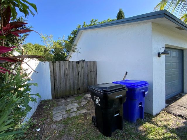 7922 SW 5th Street, North Lauderdale, FL 33068