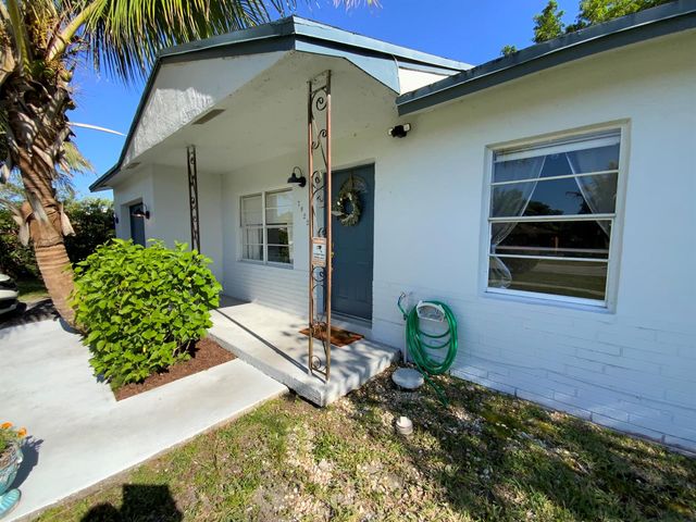 7922 SW 5th Street, North Lauderdale, FL 33068