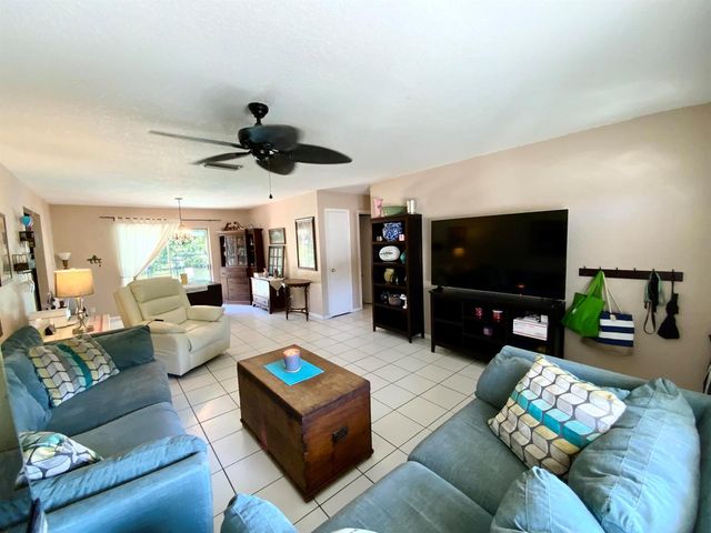 7922 SW 5th Street, North Lauderdale, FL 33068