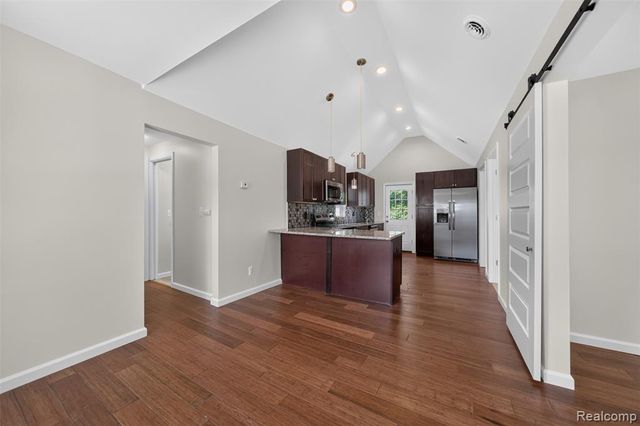 26725 Palmer Blvd, Madison Heights, MI 48071