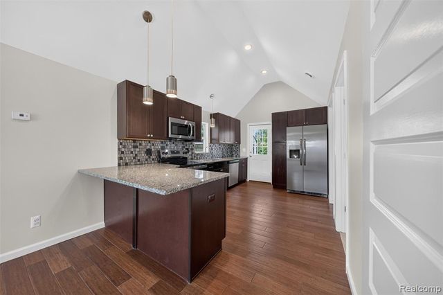 26725 Palmer Blvd, Madison Heights, MI 48071