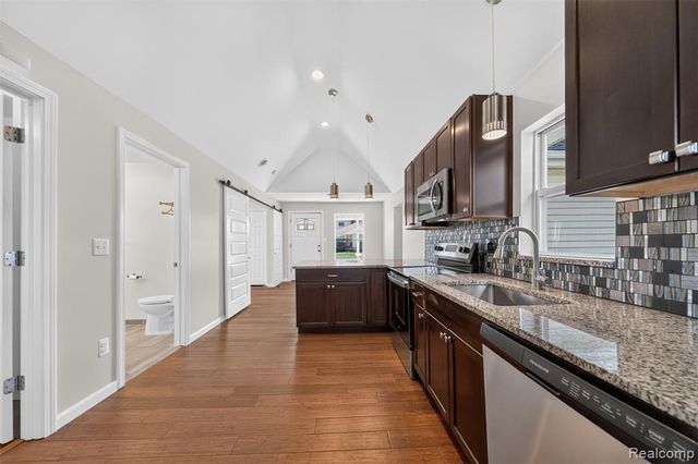 26725 Palmer Blvd, Madison Heights, MI 48071