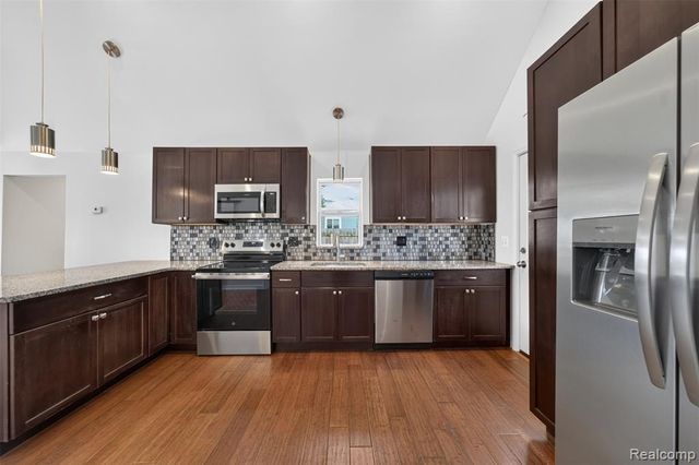 26725 Palmer Blvd, Madison Heights, MI 48071