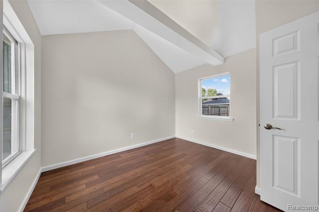 26725 Palmer Blvd, Madison Heights, MI 48071