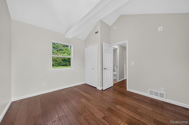 26725 Palmer Blvd, Madison Heights, MI 48071