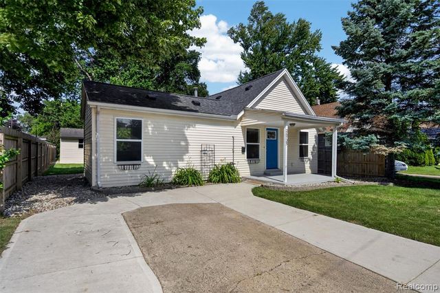 26725 Palmer Blvd, Madison Heights, MI 48071