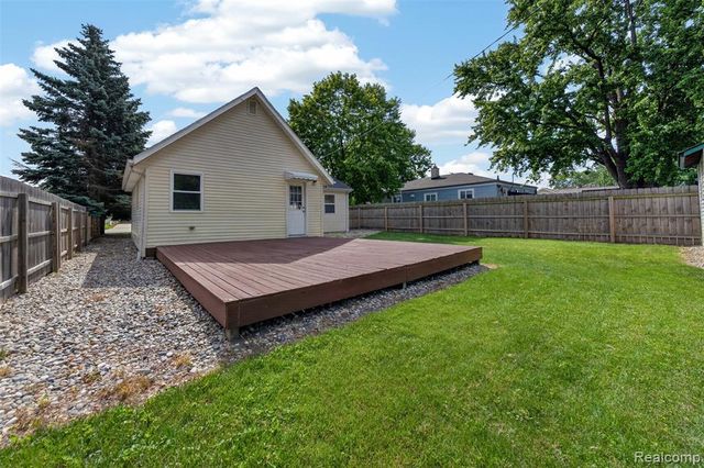 26725 Palmer Blvd, Madison Heights, MI 48071