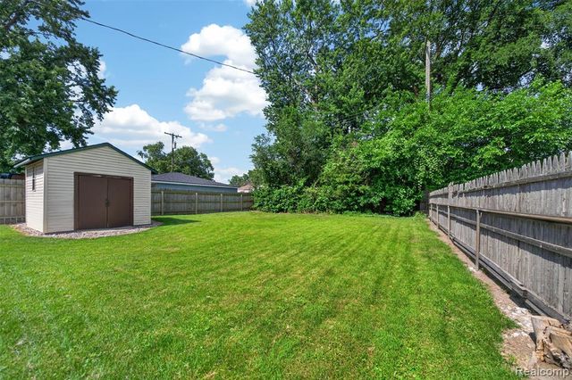 26725 Palmer Blvd, Madison Heights, MI 48071