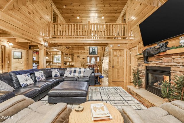 1956 Pittman Center Road, Sevierville, TN 37876