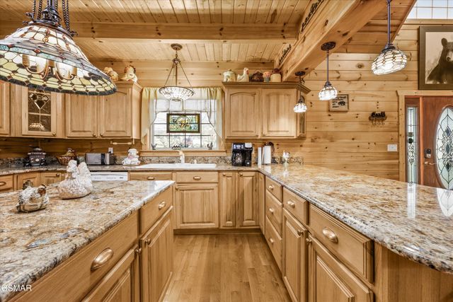 1956 Pittman Center Road, Sevierville, TN 37876