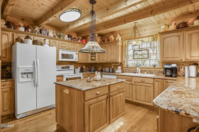 1956 Pittman Center Road, Sevierville, TN 37876