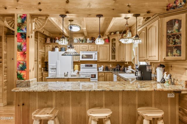 1956 Pittman Center Road, Sevierville, TN 37876