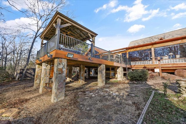 1956 Pittman Center Road, Sevierville, TN 37876