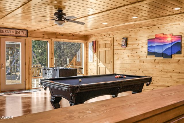 1956 Pittman Center Road, Sevierville, TN 37876