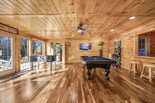 1956 Pittman Center Road, Sevierville, TN 37876