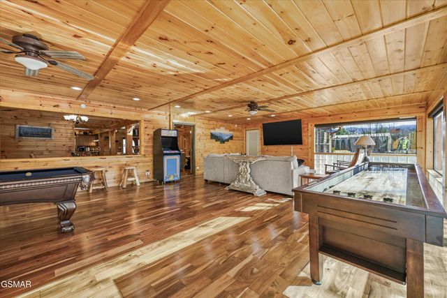 1956 Pittman Center Road, Sevierville, TN 37876