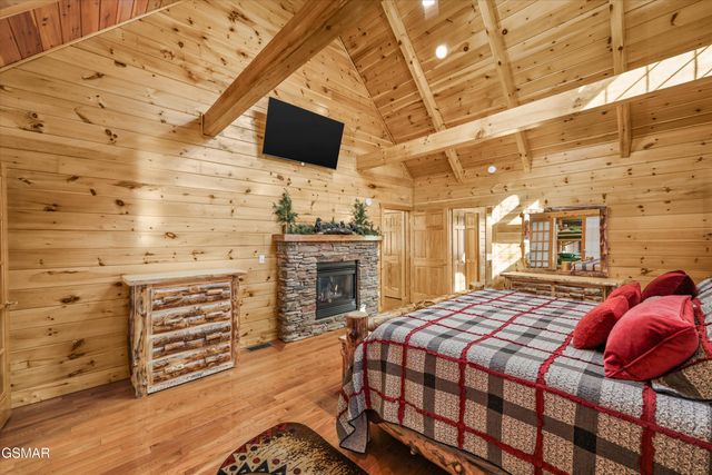 1956 Pittman Center Road, Sevierville, TN 37876