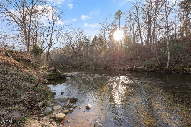 1956 Pittman Center Road, Sevierville, TN 37876