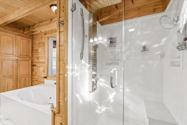 1956 Pittman Center Road, Sevierville, TN 37876