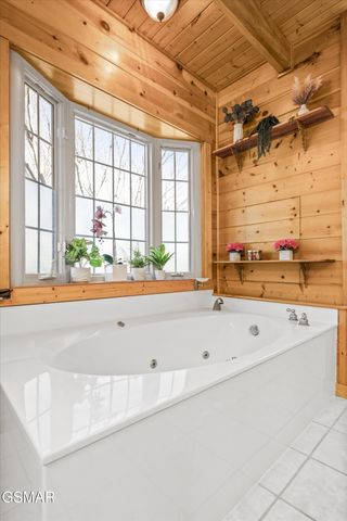 1956 Pittman Center Road, Sevierville, TN 37876