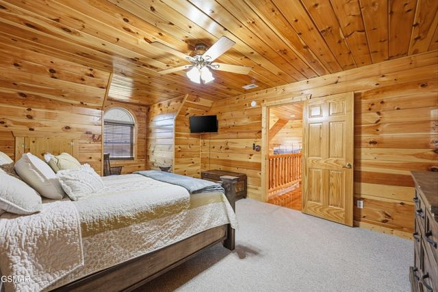 1956 Pittman Center Road, Sevierville, TN 37876