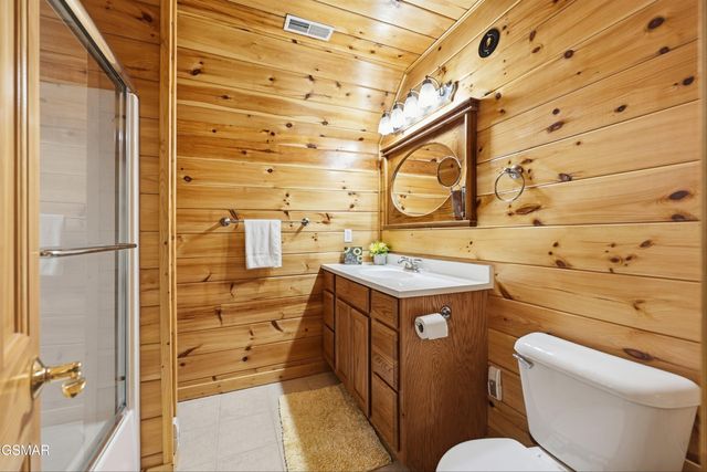 1956 Pittman Center Road, Sevierville, TN 37876