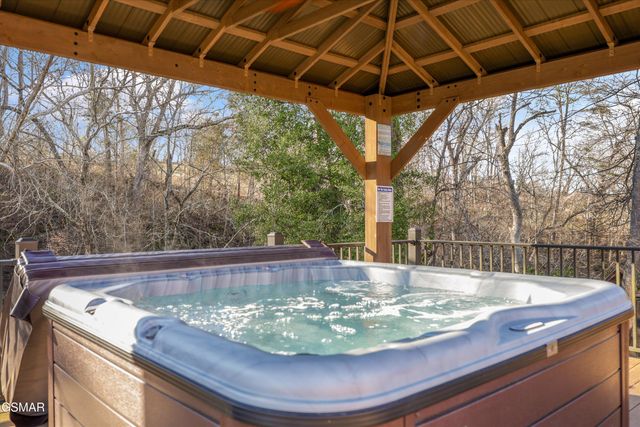 1956 Pittman Center Road, Sevierville, TN 37876