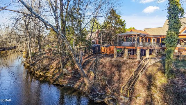 1956 Pittman Center Road, Sevierville, TN 37876