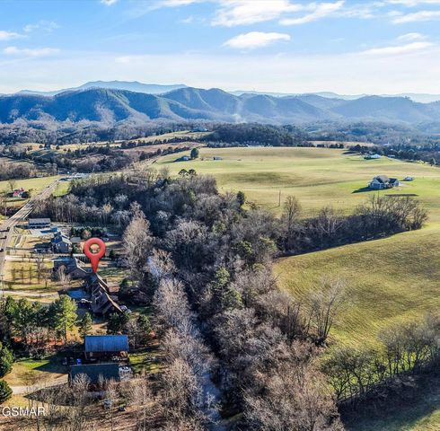 1956 Pittman Center Road, Sevierville, TN 37876