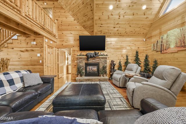 1956 Pittman Center Road, Sevierville, TN 37876