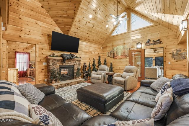 1956 Pittman Center Road, Sevierville, TN 37876