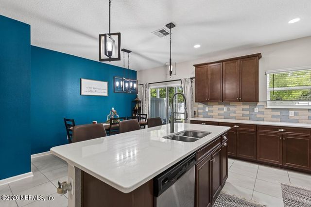 13935 MOLINA Drive, Jacksonville, FL 32256