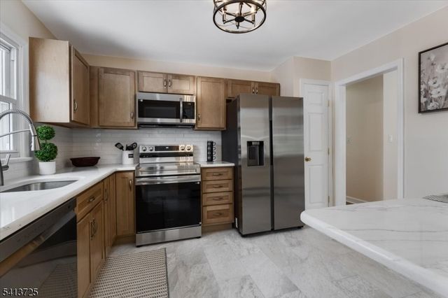 603 Bensel Dr, Mount Arlington Boro, NJ 07850