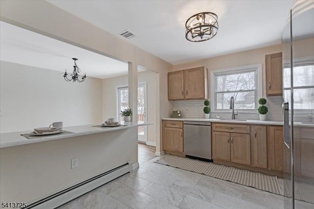 603 Bensel Dr, Mount Arlington Boro, NJ 07850