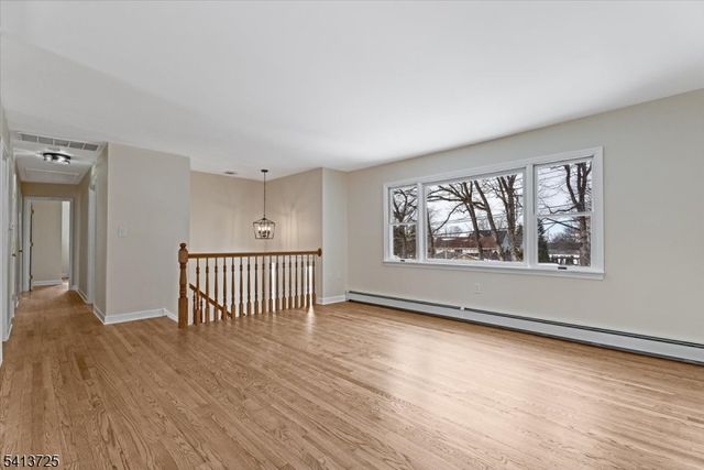 603 Bensel Dr, Mount Arlington Boro, NJ 07850