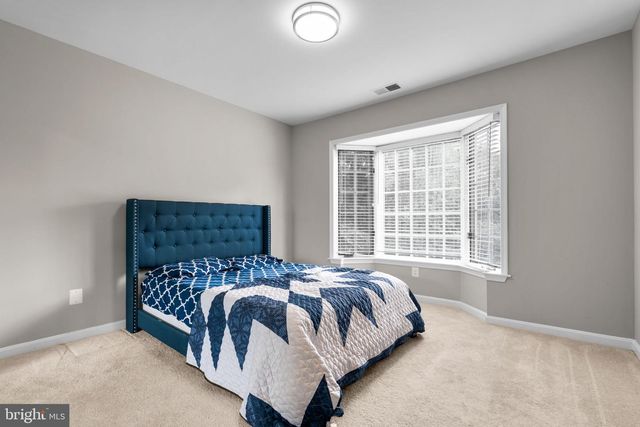 10241 ASPEN WILLOW DR, Fairfax, VA 22032
