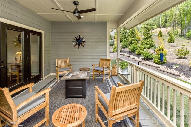 157 Copper Valley Lane, Hendersonville, NC 28739