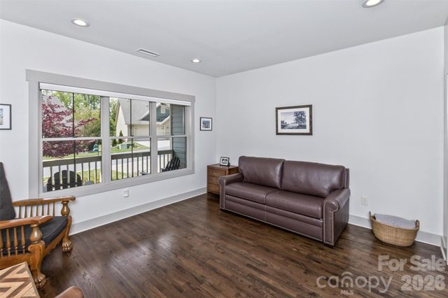 157 Copper Valley Lane, Hendersonville, NC 28739