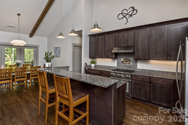 157 Copper Valley Lane, Hendersonville, NC 28739