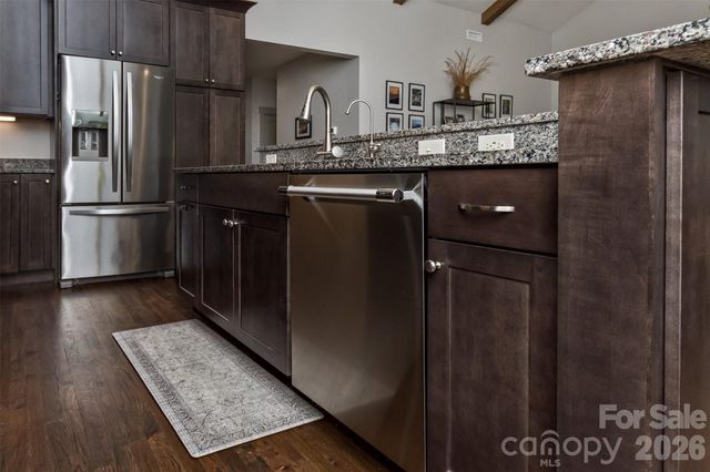 157 Copper Valley Lane, Hendersonville, NC 28739