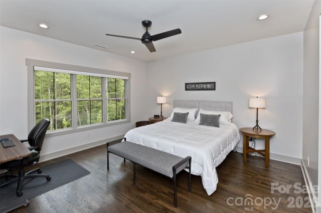157 Copper Valley Lane, Hendersonville, NC 28739