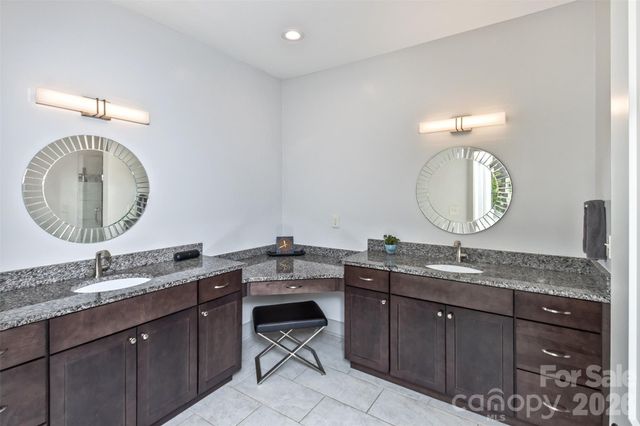 157 Copper Valley Lane, Hendersonville, NC 28739