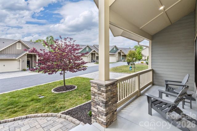 157 Copper Valley Lane, Hendersonville, NC 28739