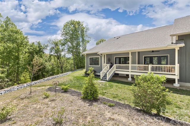 157 Copper Valley Lane, Hendersonville, NC 28739