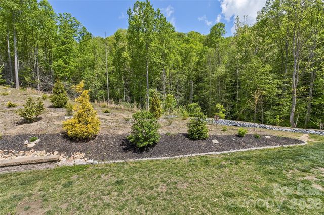 157 Copper Valley Lane, Hendersonville, NC 28739