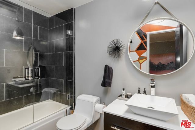 850 N Kings Road 306, West Hollywood, CA 90069