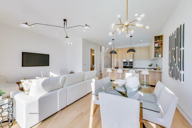 2456 W Cortez Street 3E, Chicago, IL 60622